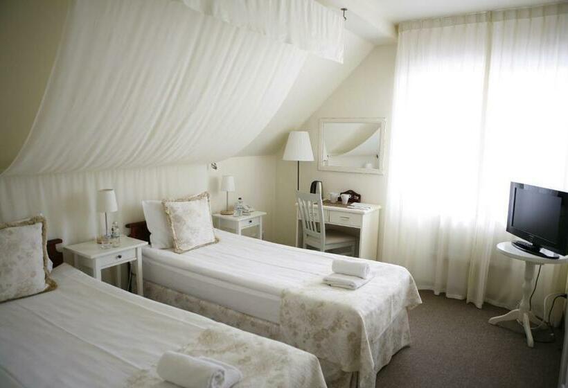 标准间, Jabłoń Lake Resort