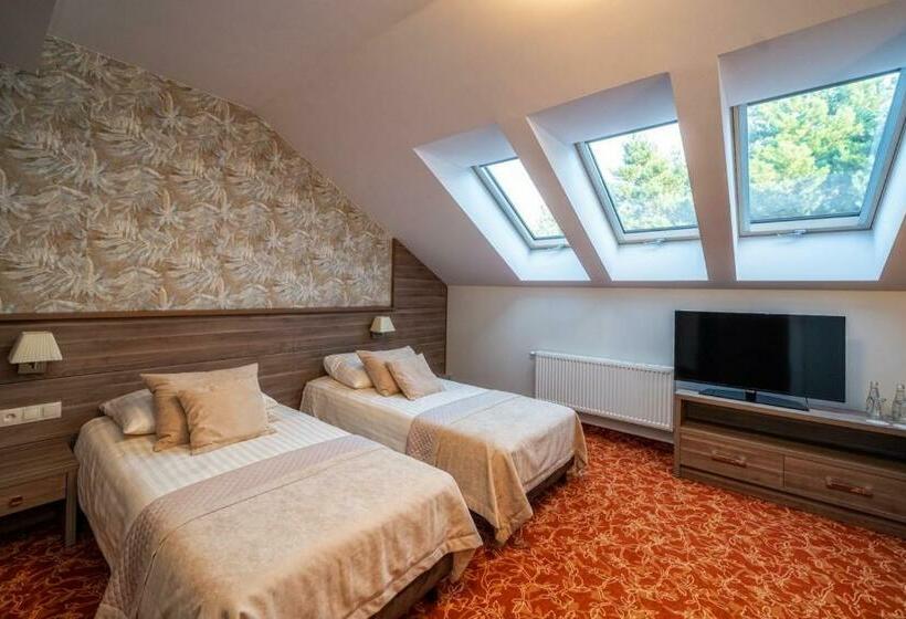 Номер Стандарт, Korona