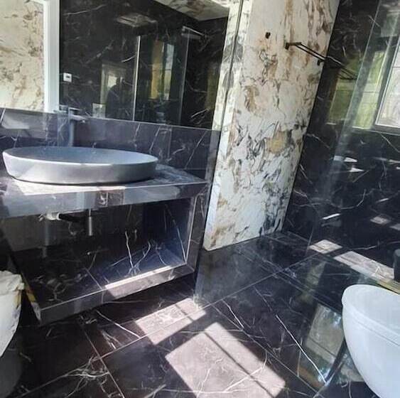 اتاق لوکس, Monte Carlo Boutique