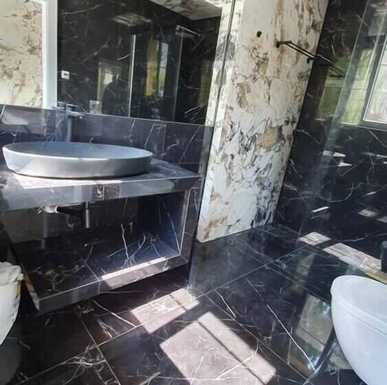 اتاق لوکس, Monte Carlo Boutique