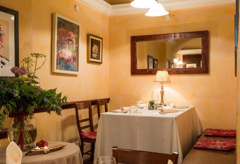 سوییت, Rooms & Restaurant Ostarija