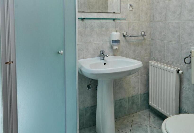 سوییت, Rooms & Restaurant Ostarija