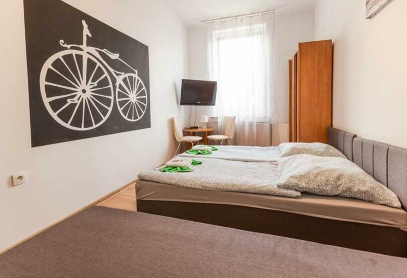 Номер Стандарт Трехместный, Bike Hostel&camp