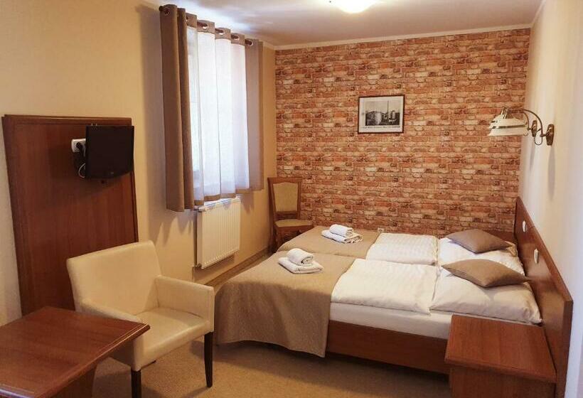 Номер Стандарт, Zamkowy Młyn