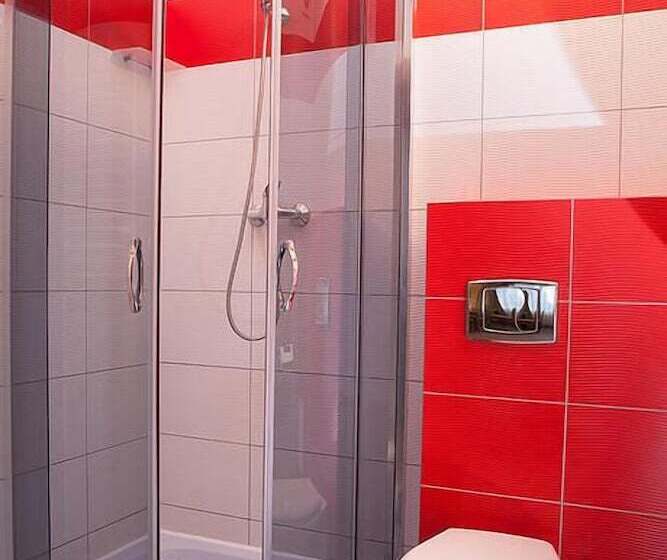 اتاق استاندارد سه نفره, Planeta Hotel & Restauracja