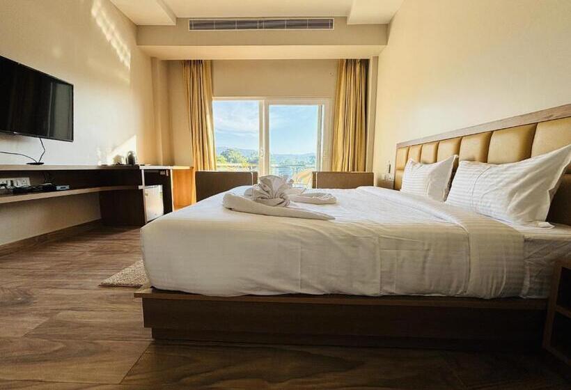 带阳台套房, Finn S Weaver Resort, Kaziranga
