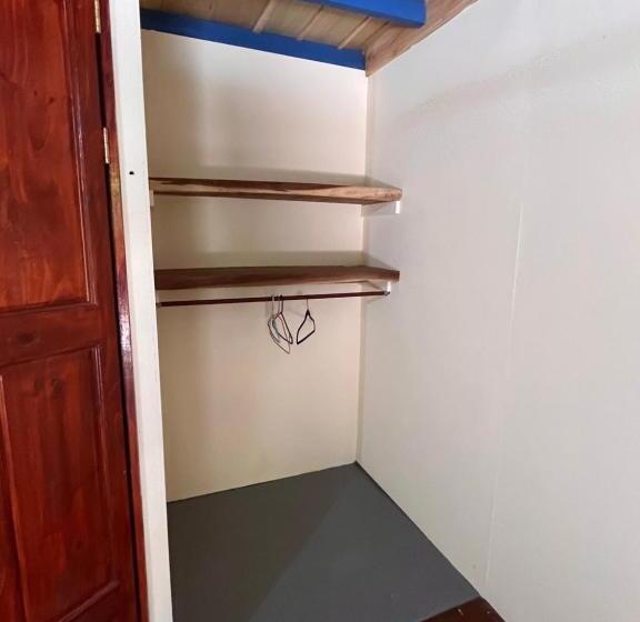 اتاق استاندارد با بالکن, Hostel Tuanis Surf Camp