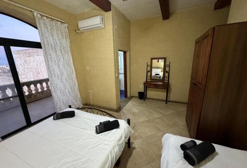 اتاق استاندارد سه تخته با چشم‌انداز استخر, Tal Bir Farmhouse