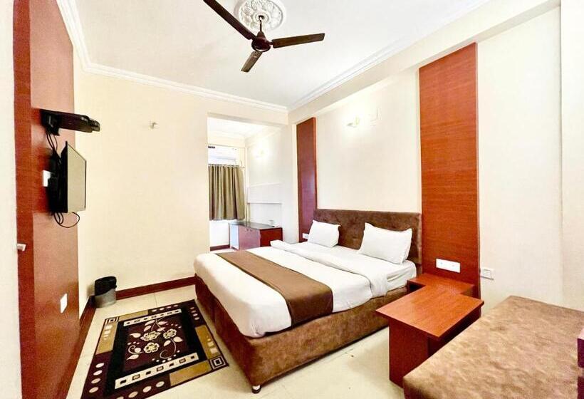 高级大房间, Subham Beach Inn ! Puri Near Sea Beach And Temple Fully Air Conditioned Hotel With Lift And Parking