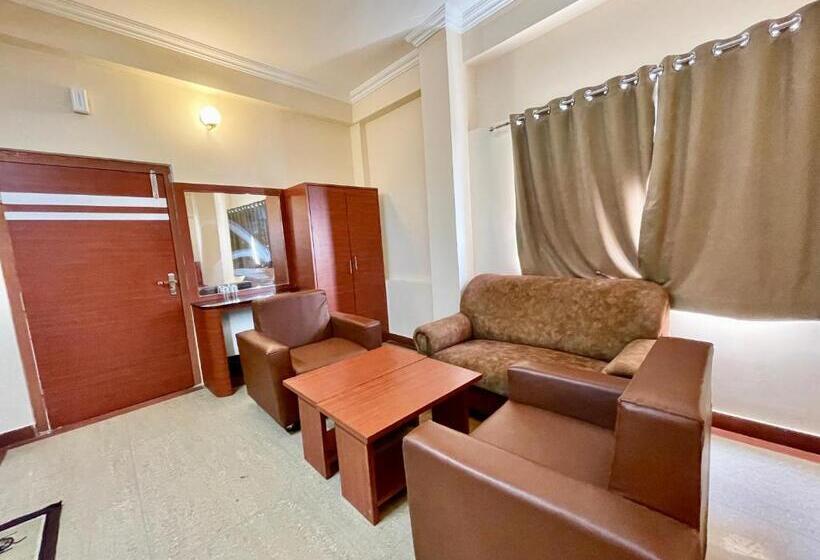 四人豪华间, Subham Beach Inn ! Puri Near Sea Beach And Temple Fully Air Conditioned Hotel With Lift And Parking