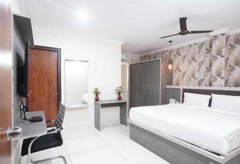 Family Suite, Blue Petals