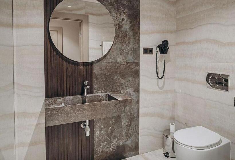 سوئیت جونیور خانوادگی, Park Hotel Bristol