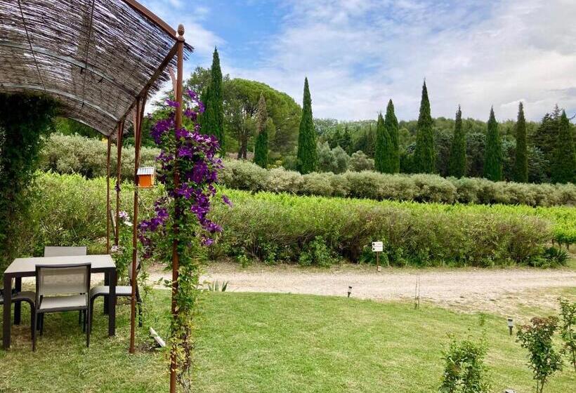 Номер Стандарт Вид на Сад, Domaine Des Lavarines