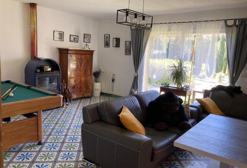 Вилла с 1 спальней и бассейном, Domaine Des Lavarines