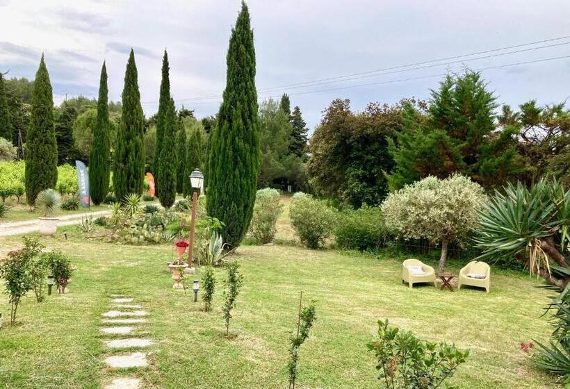 Вилла с 1 спальней и бассейном, Domaine Des Lavarines