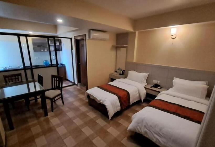 استودیوی لوکس, Tashi Pal Hotel Pvt. Ltd