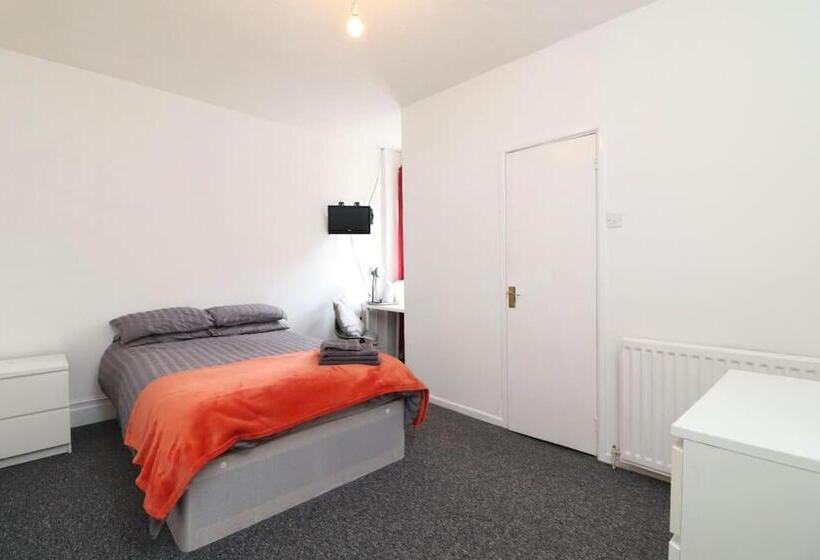 اتاق استاندارد یک نفره, Pebbles Guest House