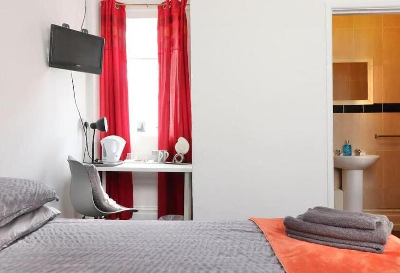 اتاق استاندارد یک نفره, Pebbles Guest House