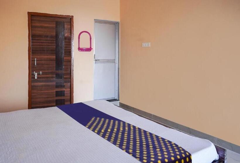 اتاق کلاسیک سه تخته, Spot On Hotel Pragya 5