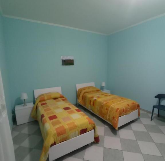 اتاق استاندارد, Casa Nostra