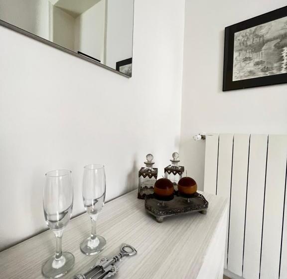 اتاق لوکس با تخت بزرگ, Aristocasa B&b Luxury Rooms