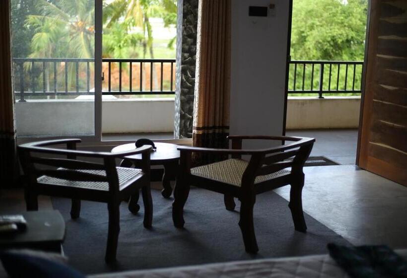 Номер Стандарт Вид на Озеро, Green Lake View Yala Resort