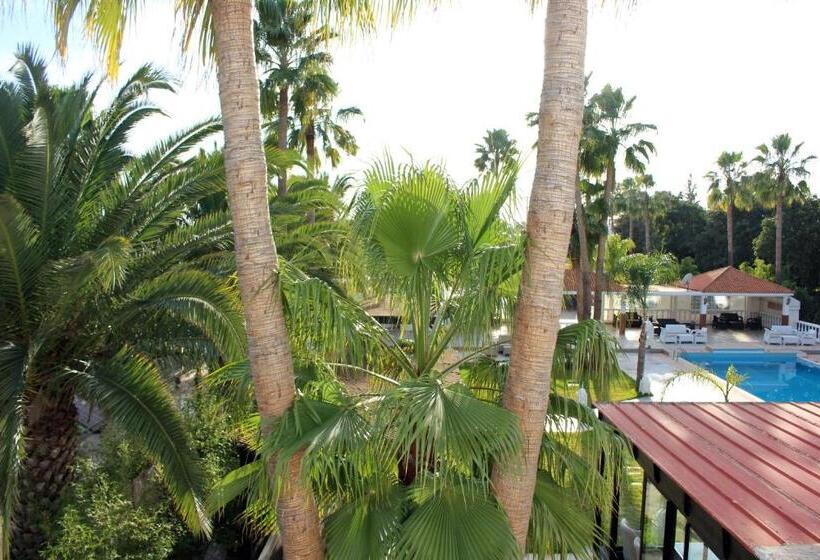 Suíte Vista Piscina, L Hacienda
