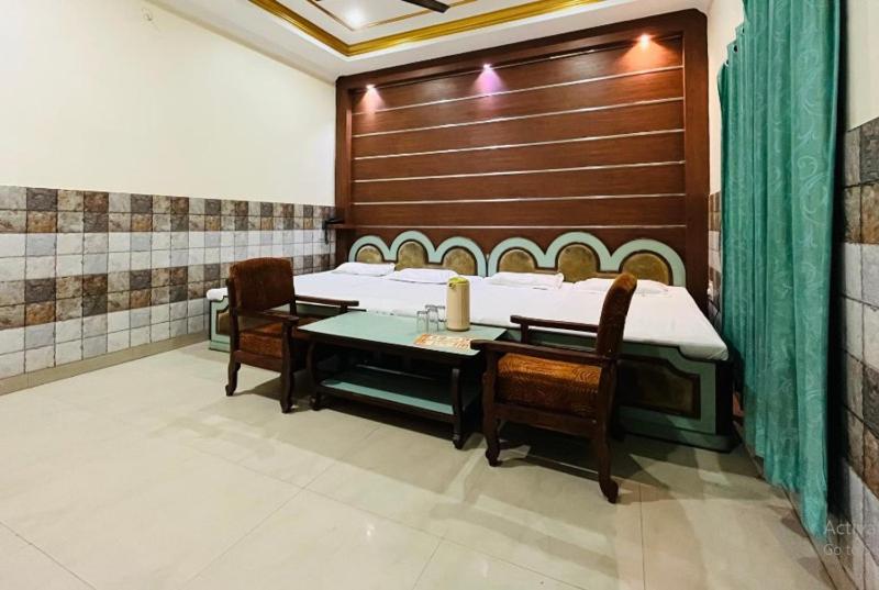 Семейный Номер, Shri Ram Hotel , Ayodhya