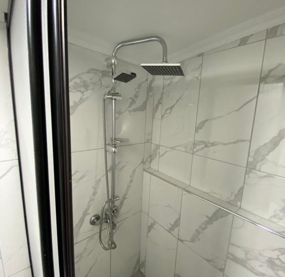 استودیوی استاندارد, Yeldeği̇rmeni̇ Otel