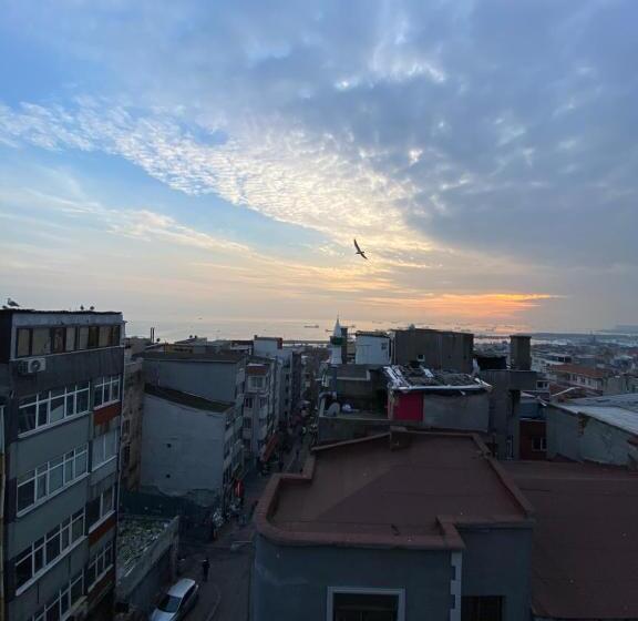 استودیوی استاندارد, Yeldeği̇rmeni̇ Otel