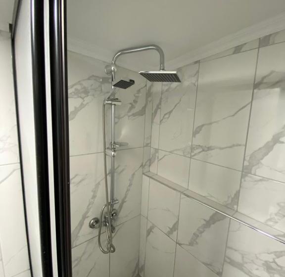 استودیوی استاندارد, Yeldeği̇rmeni̇ Otel