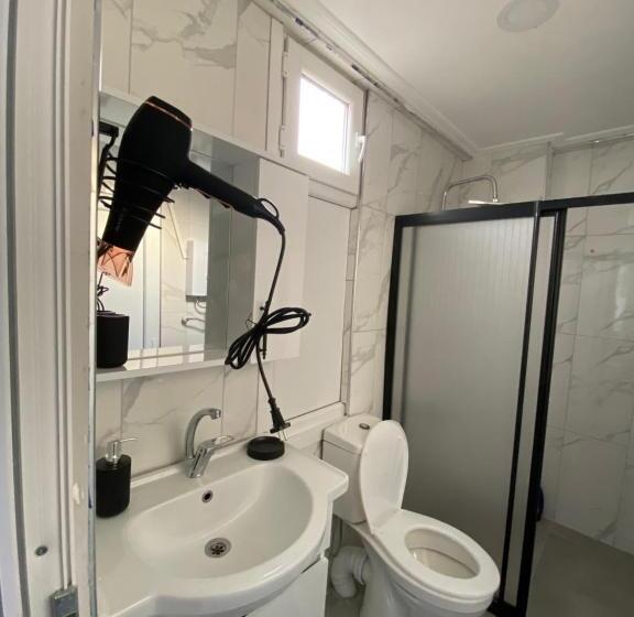 استودیوی استاندارد, Yeldeği̇rmeni̇ Otel