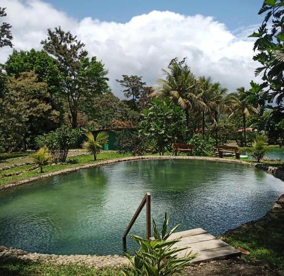 패밀리 룸, Mineral River Eco Village