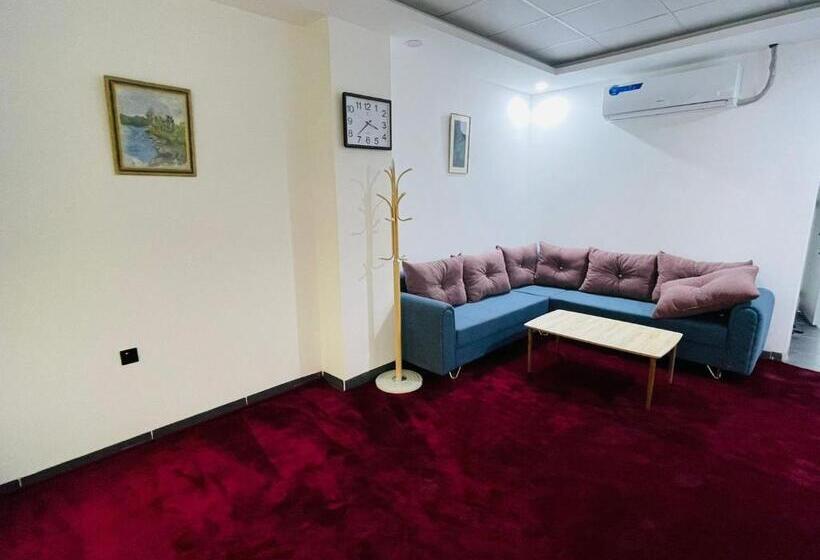 سوییت خانوادگی, Motel Danzha
