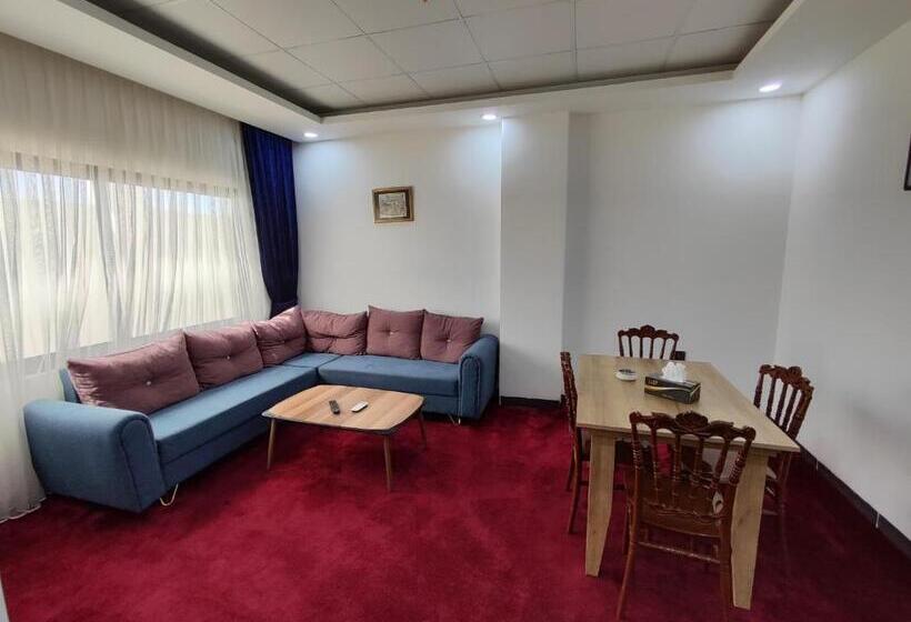 سوییت دوبلکس, Motel Danzha