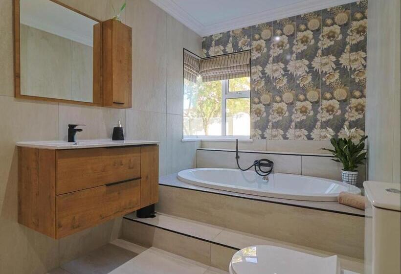 Номер Классика Кровать Кинг, Joie De Vivre   22 Rocklands