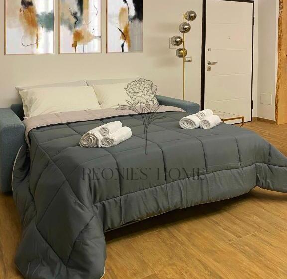Семейный Номер, Peonies  Home