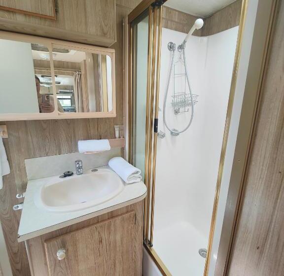 Quarto Familiar, Mt Barker Holiday Park   Western Australia