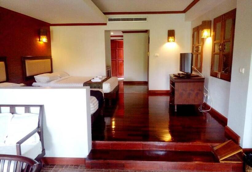 Трехместный Номер Deluxe, Saensukkho Green Hotel & Resort