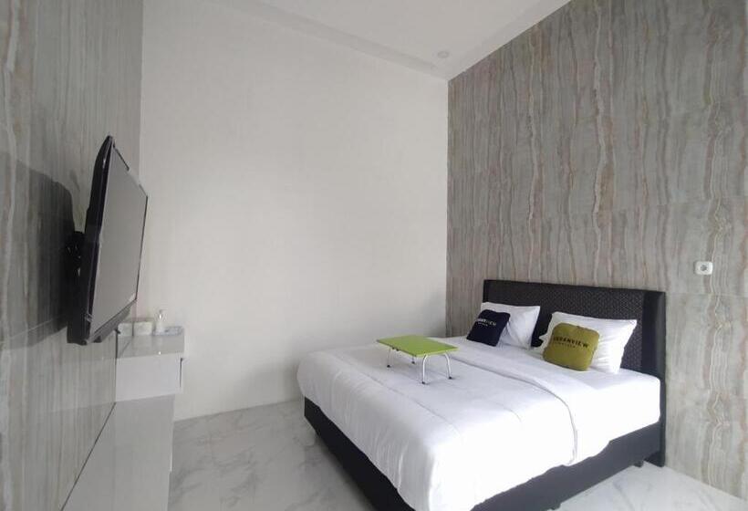 Номер Стандарт, Urbanview Hotel Nimara Ngawi By Reddoorz