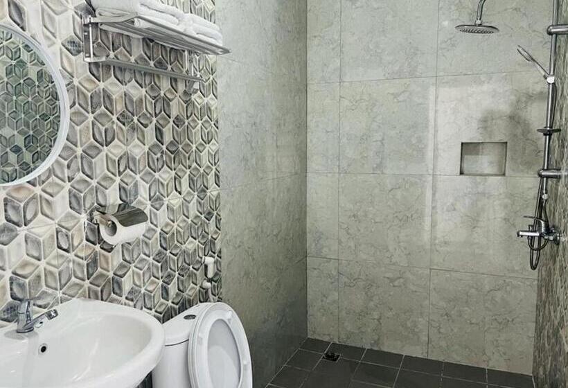 Номер Deluxe, Urbanview Hotel Nimara Ngawi By Reddoorz