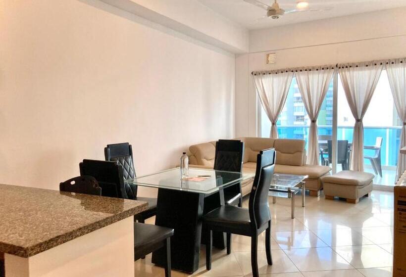 آپارتمان 1 خوابه با چشم‌انداز دریا, Charming 2br Apartment With Terrace In El Laguito
