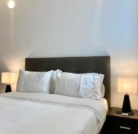 آپارتمان 1 خوابه با چشم‌انداز دریا, Charming 2br Apartment With Terrace In El Laguito