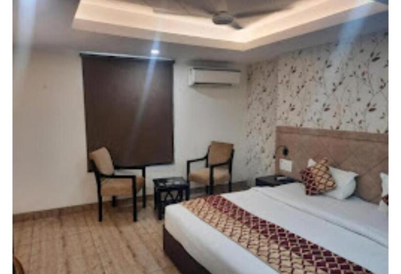 Номер Deluxe Кровать Кинг, Sharon Residency Madhya Pradesh