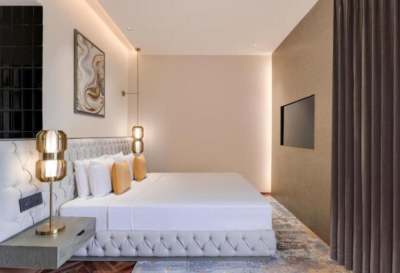 اتاق لوکس با تخت بزرگ, Lemon Tree Hotel, Hisar