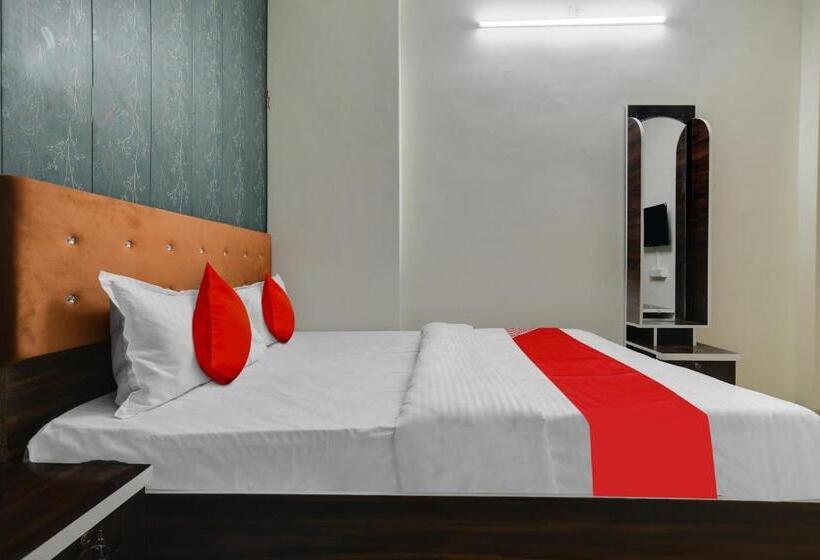 Standardzimmer, O Nitya