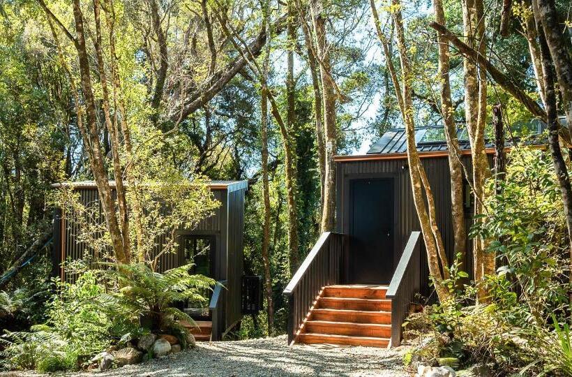 Люкс с Балконом, Te Aka Treehouse