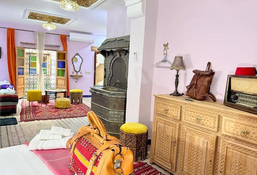 اتاق لوکس چهار تخته, Riad Noor Medina