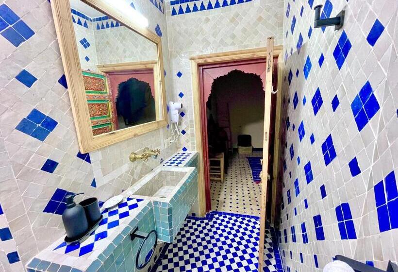 اتاق استاندارد با تراس, Riad Noor Medina