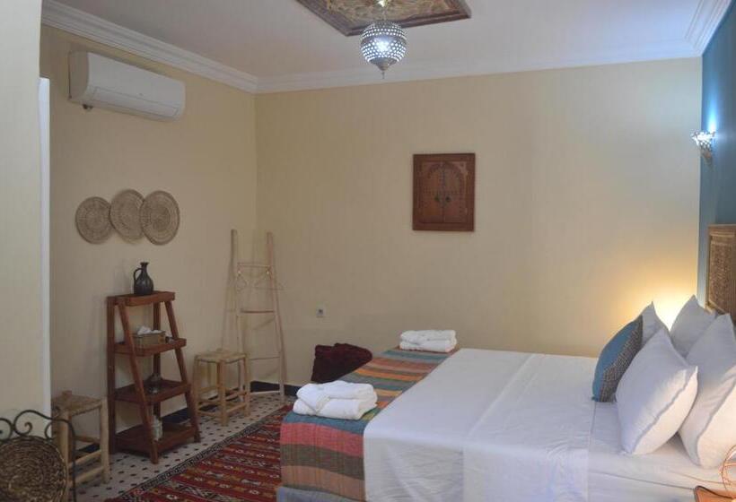 اتاق استاندارد با تراس, Riad Noor Medina